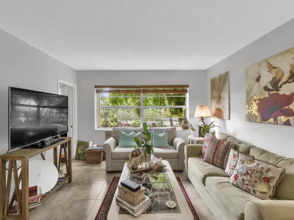 5141 W OAKLAND PARK Boulevard #208, Lauderdale Lakes, FL 33313