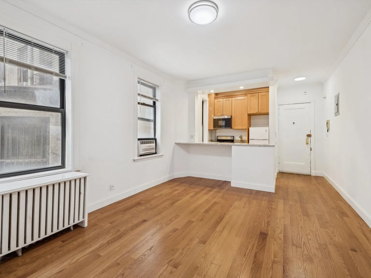 224 East 48th Street — Photo 1