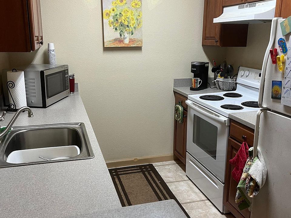 2nd image of 160 Keonekai Rd #21