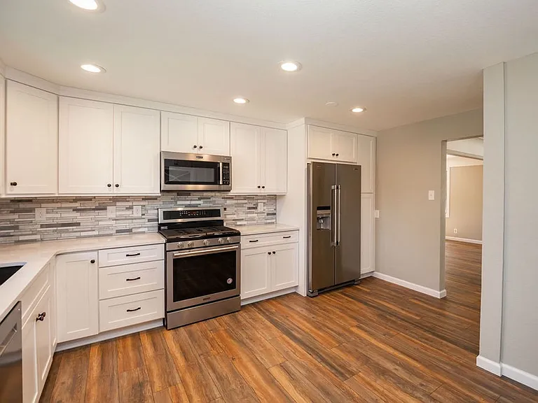 822 Walnut St — Photo 12