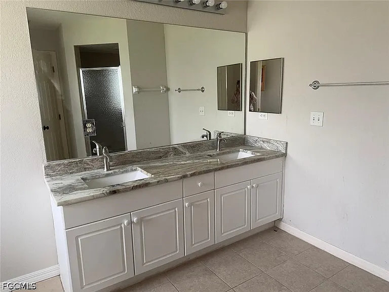 2227 SW 5th Ave — Photo 16