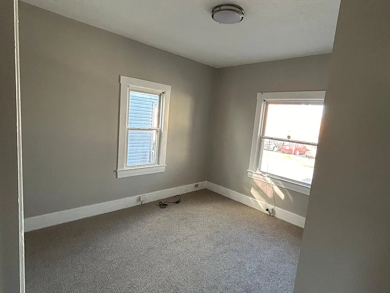 310 W Kenton St — Photo 7