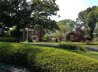 420 Dunston Rd, Bloomfield Hills, MI 48304