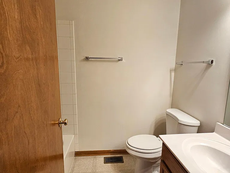 4476 Edgarton Dr — Photo 10