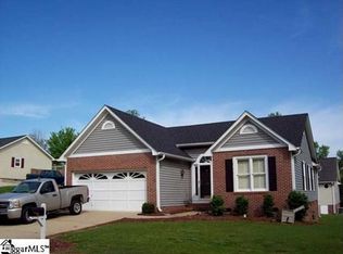206 Waterbury Ct, Simpsonville, SC 29680