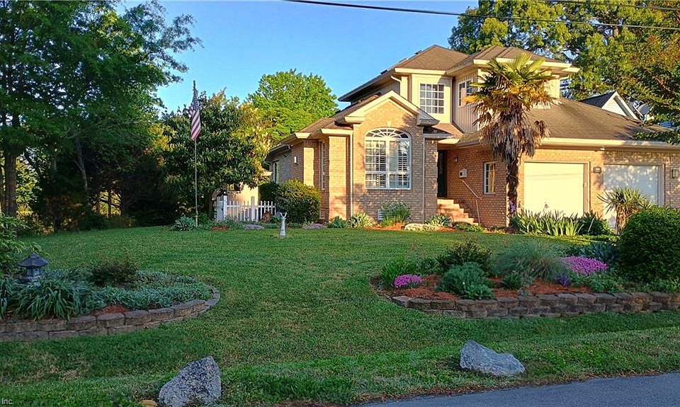 1st image of 3445 S Crestline Dr