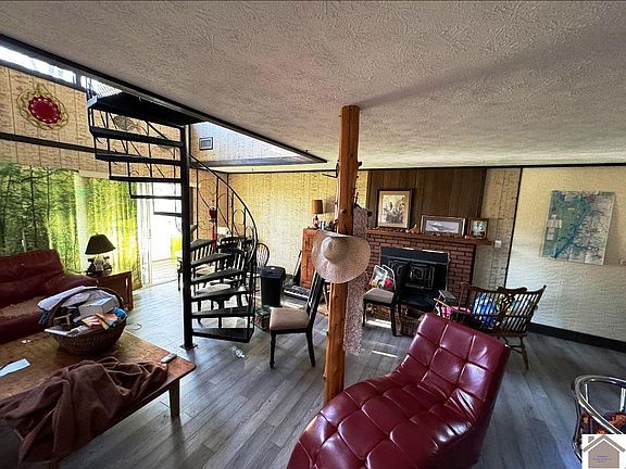 2nd image of 241 Solomon Dr