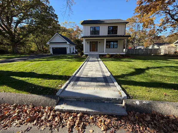 217 School St, North Kingstown, RI 02852