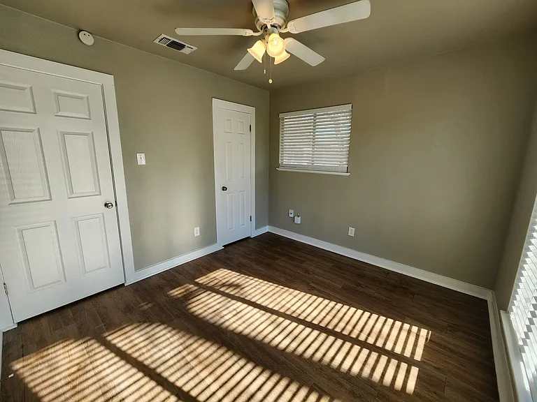 2708 Saint Edwards Cir #B — Photo 9
