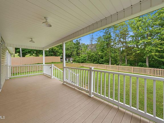 5th image of 419 Cove Creek Rd