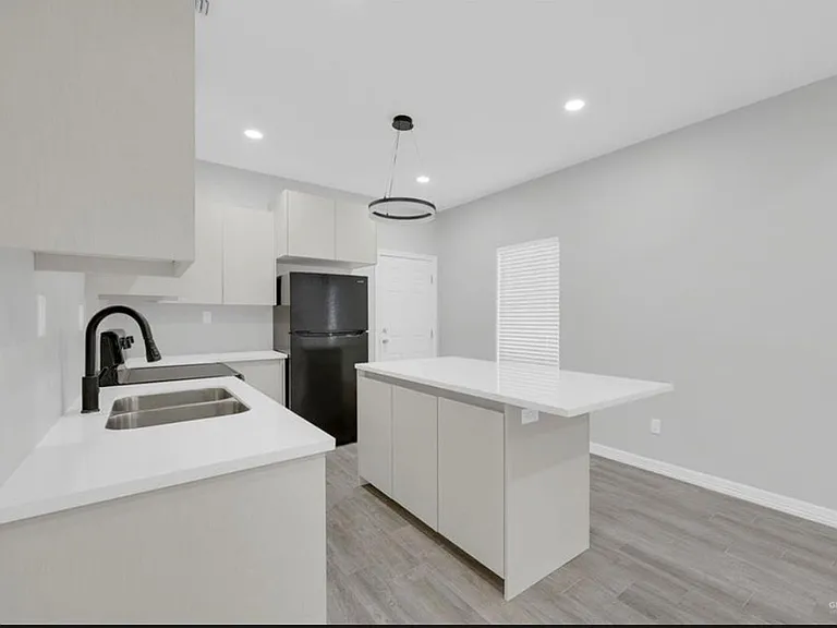 1013 W Mahala Ave #1 — Photo 5