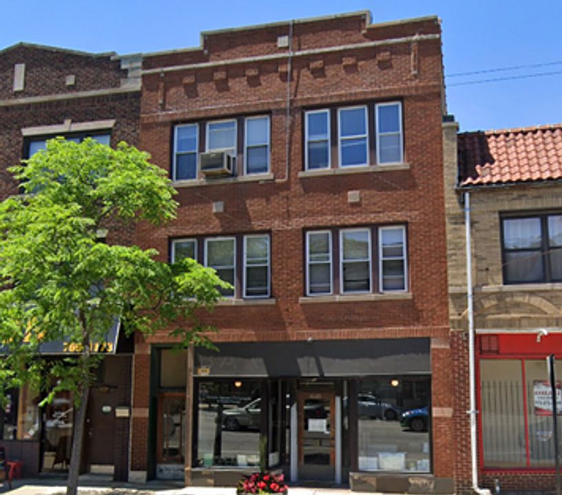 1st image of 4610 N Western Ave APT 2