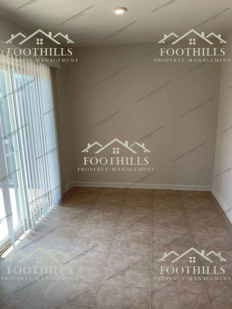 3 bed, 2.5 bath, 1232 sqft, $1,795 — Photo 4