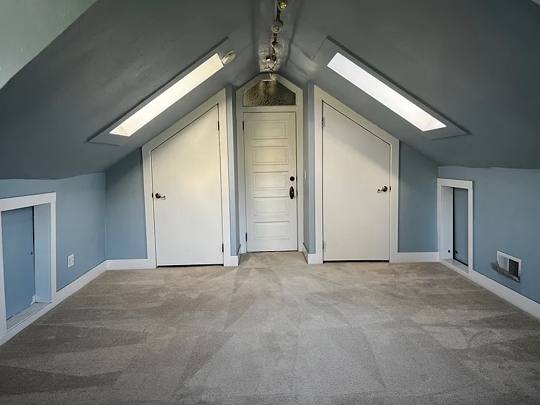 1440 Bay St — Photo 13