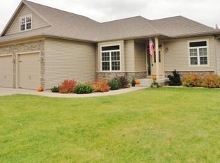 4555 Hawk Haven Rd, Stevens Point, WI 54482
