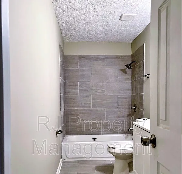 1437 Castalia St — Photo 11