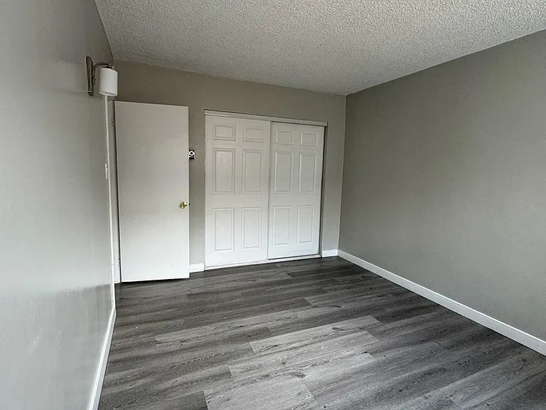 1864 Locust Ave — Photo 9