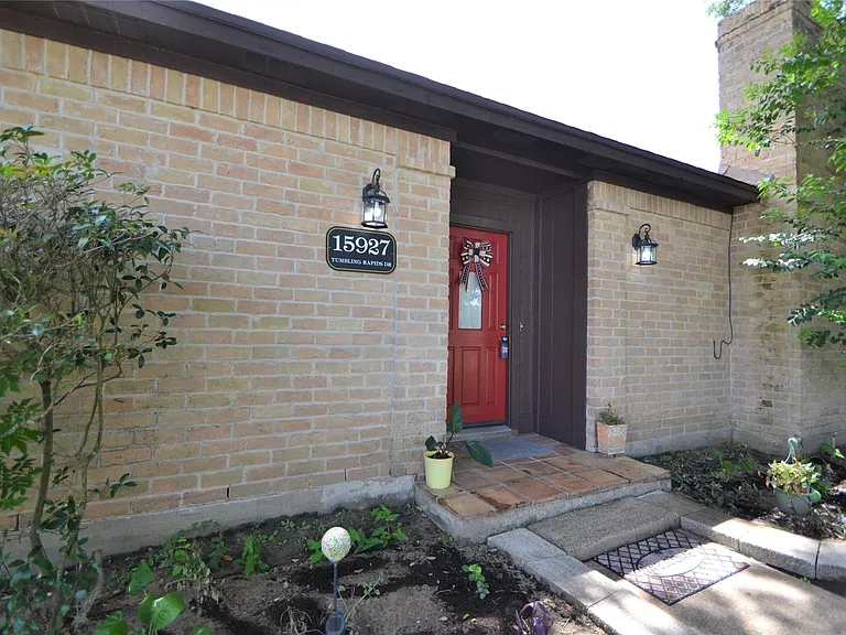 15927 Tumbling Rapids Dr — Photo 47