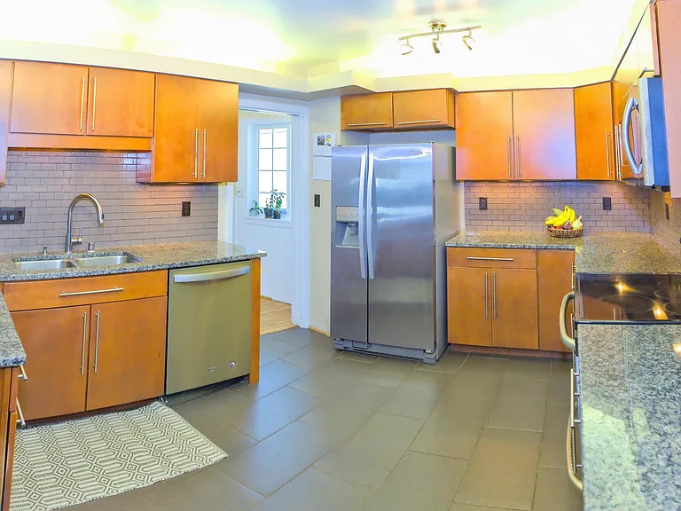 1027 W 29th Ave — Photo 28