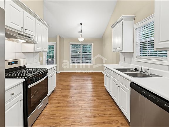 4th image of 1954 Firelight Ln