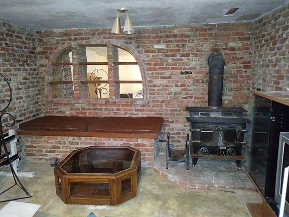 5th image of 4215 Arden Ave