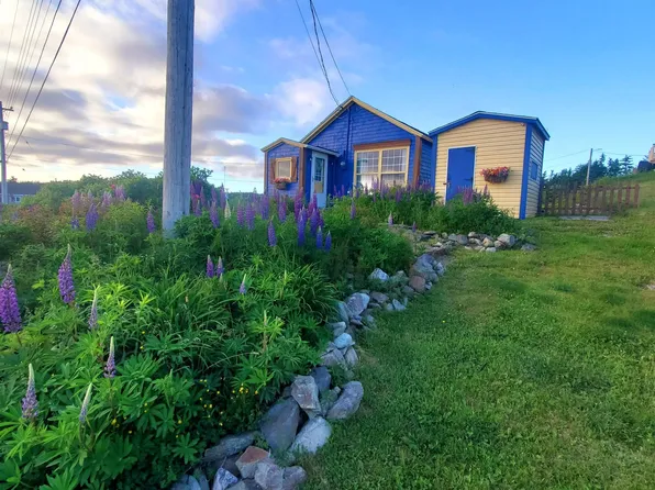 101 Havenside Rd, Louisbourg, NS B1C 1P1