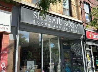 378 College St FLOOR 2, Toronto, ON M5T1S6
