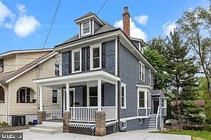 1st image of 320 N Crown St