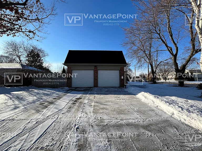 471 Taft St — Photo 11