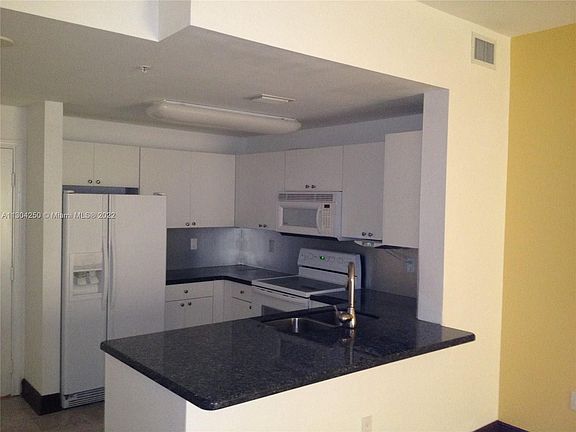 4th image of 10 Aragon Ave Suite 903