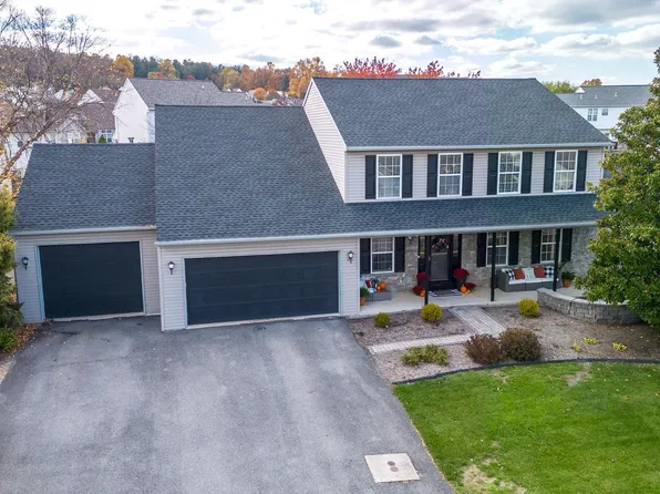 2402 John Henry Dr, Reading, PA 19608