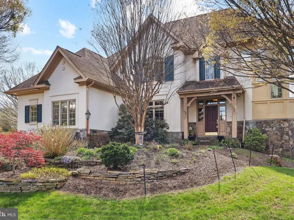 1452 Carrington Ridge Ln, Vienna, VA 22182