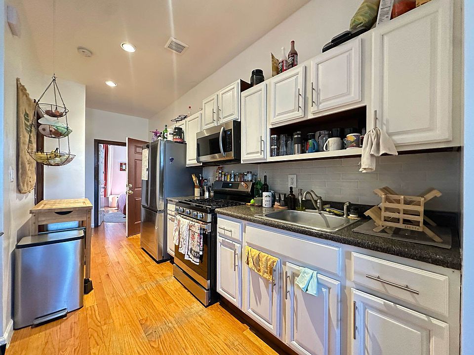 1st image of 579 Greene Ave APT 3