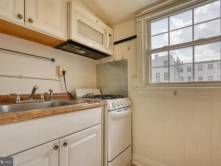 1208 N Calvert St #5 — Photo 13