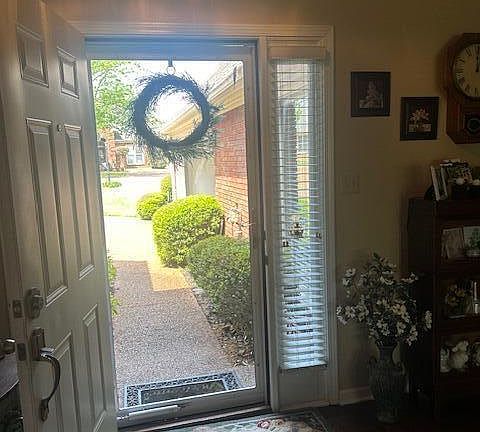 5th image of 462 Fairway Oaks Dr