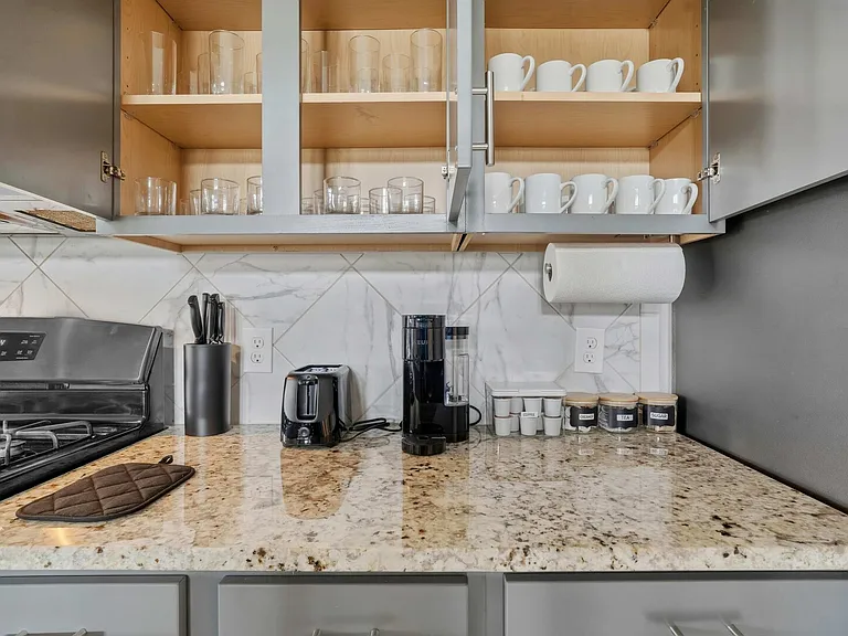 Grand View Dr — Photo 14