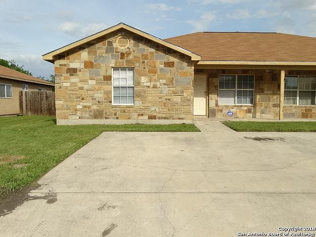 1st image of 7554 Oak Chase