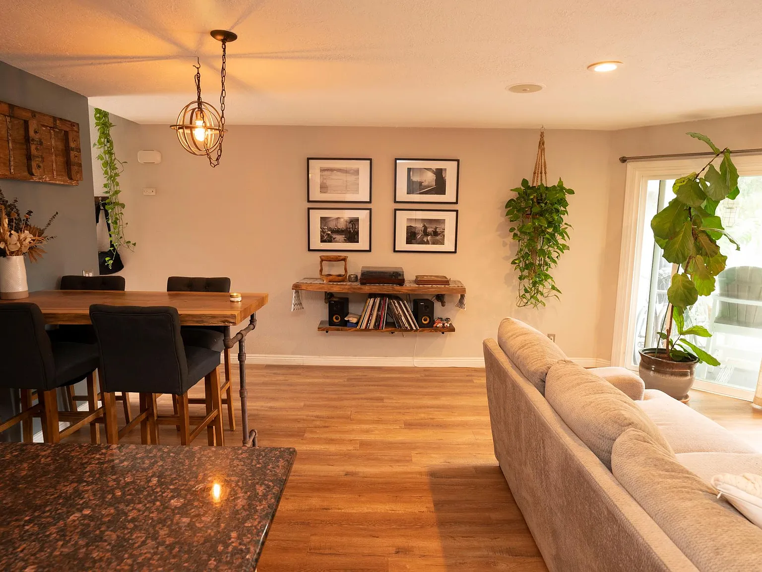 662 Westlake St — Photo 1