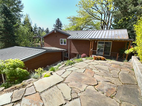5th image of 10222 111th Ave NE