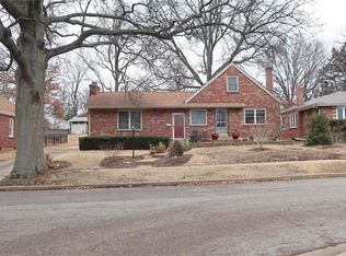 7711 Kenridge Ln, Saint Louis, MO 63119