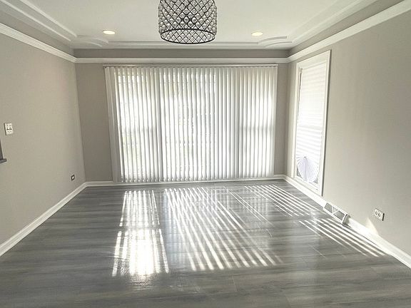 5th image of 14621 Woodlawn Ave