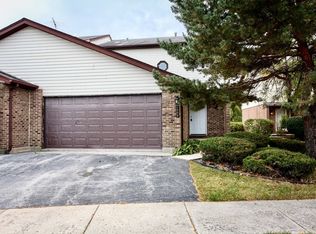 2603 Lake Shore Dr, Lynwood, IL