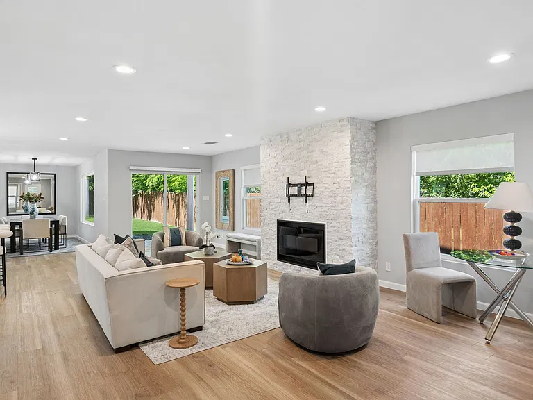 2728 Livingston Ave — Photo 9