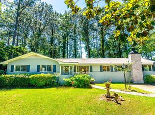 11 Oak Crest Dr, Laurel, MS 39440