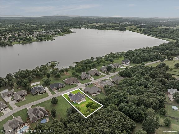 4th image of 3406 Fairhaven Cv