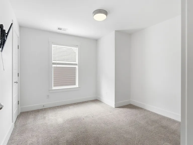 802 Briar Cir — Photo 26