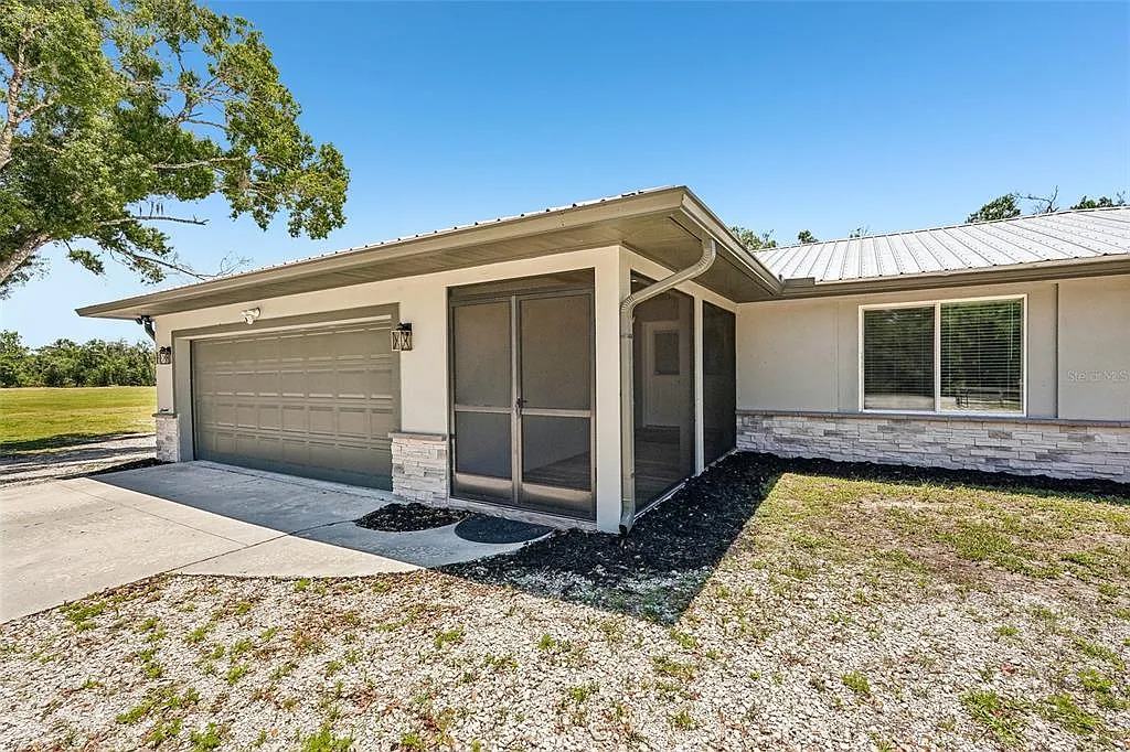 3 bed, 2.5 bath, 2046 sqft, $4,500 — Photo 3