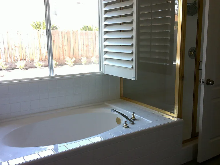 1923 E Desert Island Dr — Photo 14