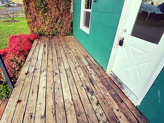 Large front deck