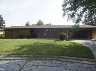 708 White Post Dr, Webster City, IA 50595